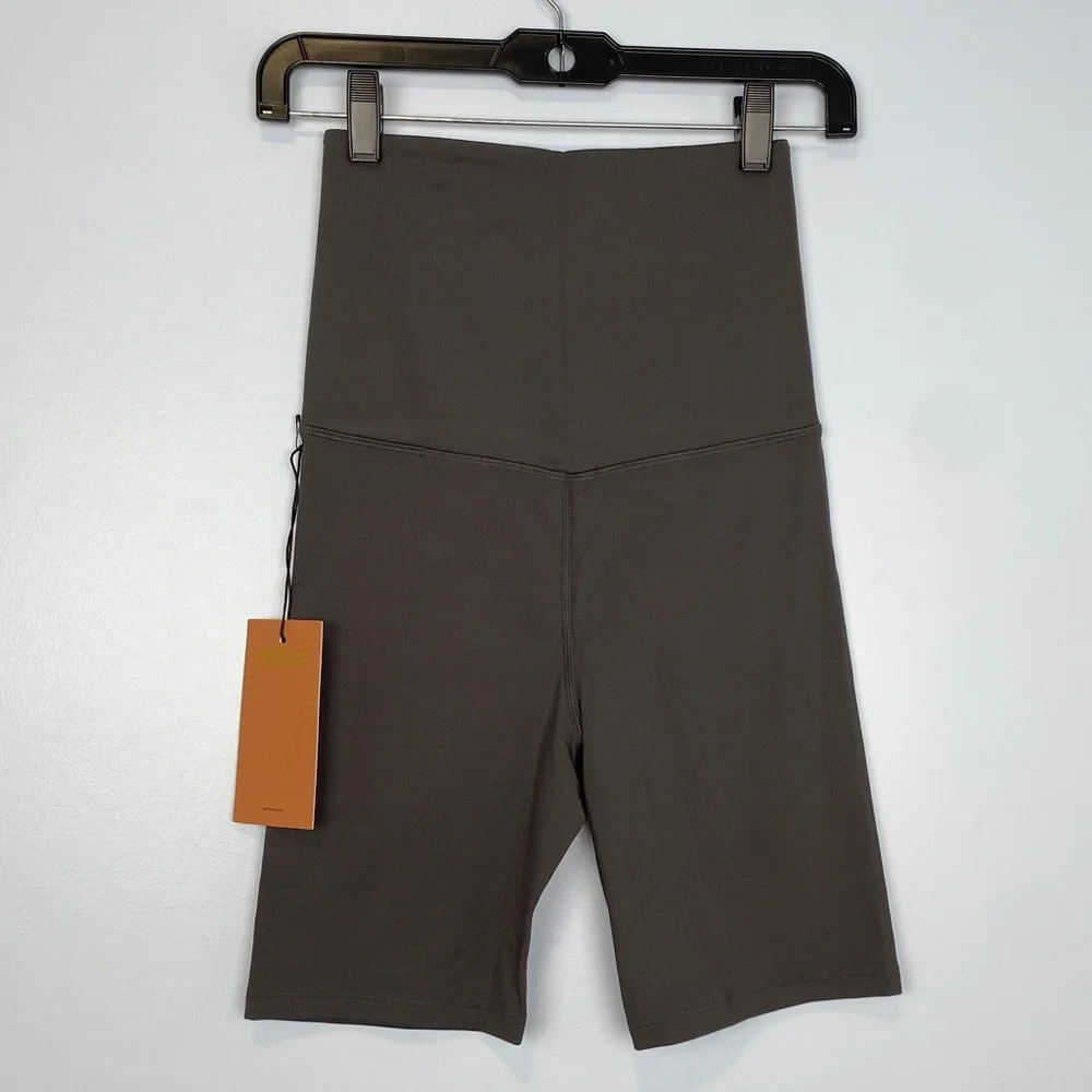 NWT Girlfriend‎ Collective Women’s High Rise Bike Shorts in Gray sz XS